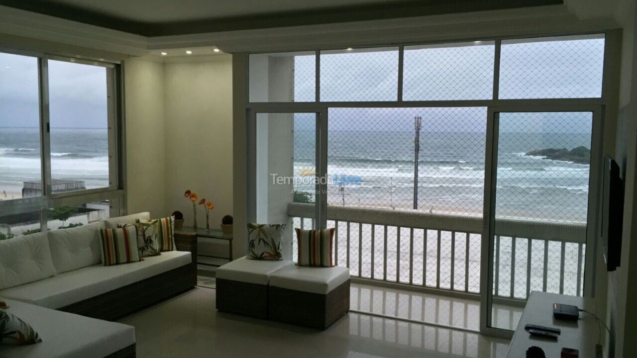 Apartment for vacation rental in Guarujá (Pitangueiras)