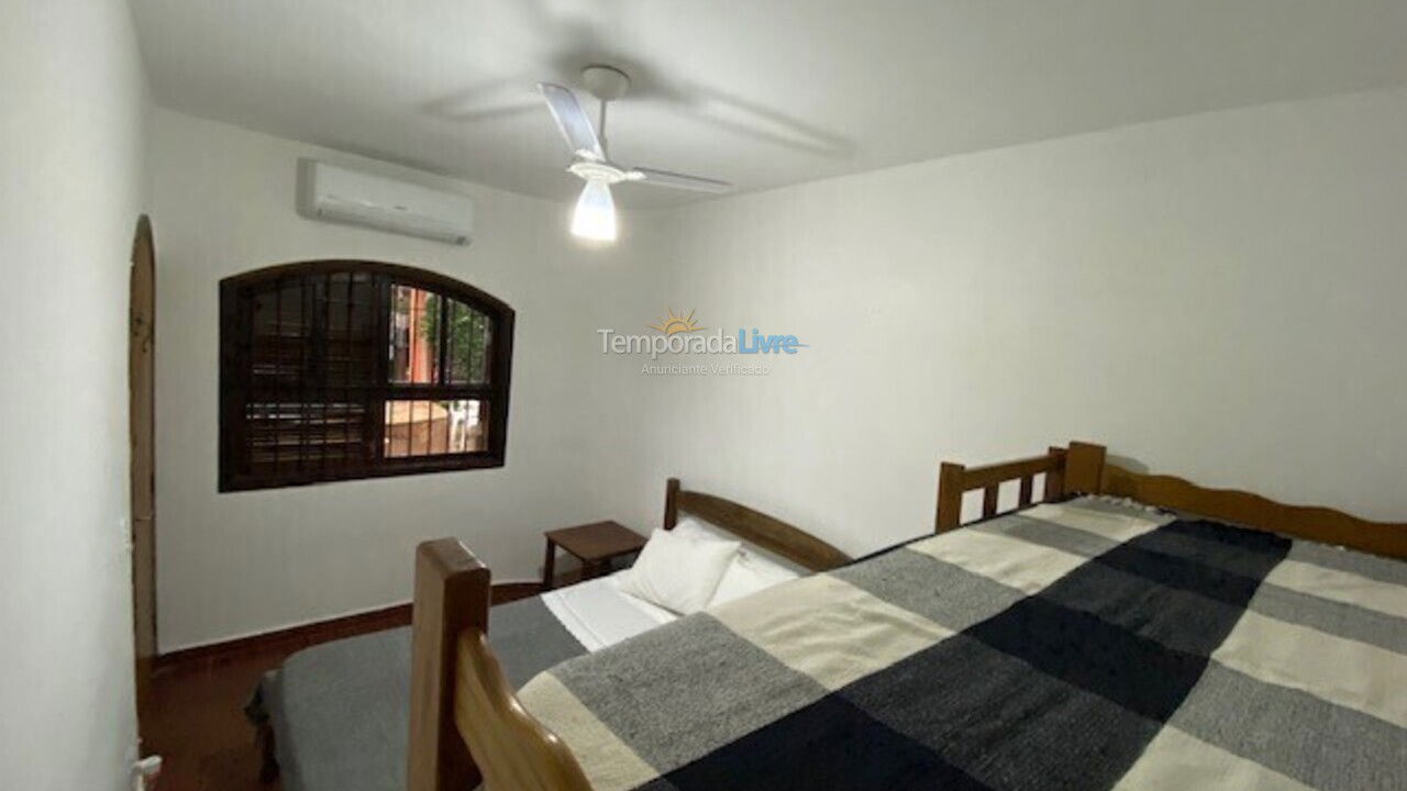 House for vacation rental in Ubatuba (Praia das Toninhas)