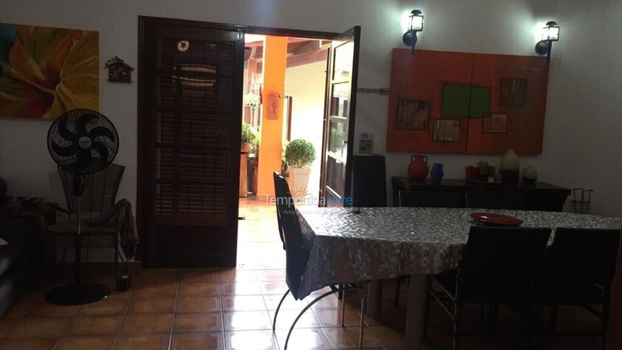 Casa para alquiler de vacaciones em Ubatuba (Praia das Toninhas)