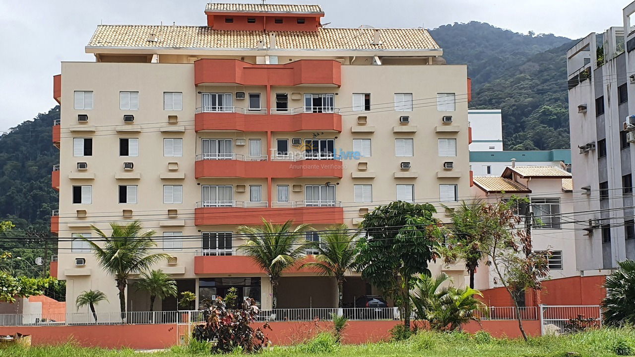 Apartamento para aluguel de temporada em Ubatuba (Praia das Toninhas)