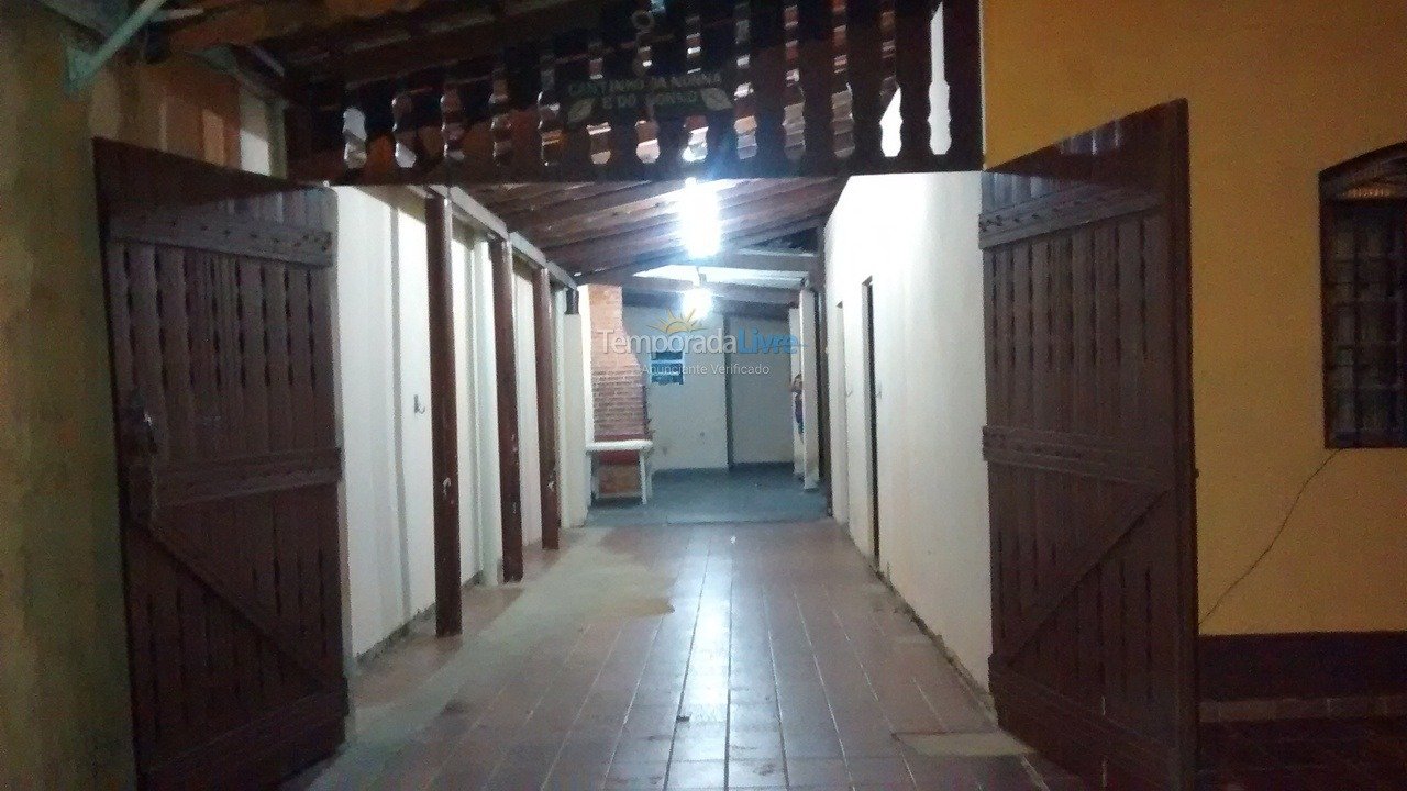 Casa para alquiler de vacaciones em Mongaguá (Vila São Paulo)