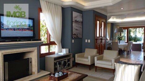 Hermosa casa con 6 suites para 18 personas en Jurerê - Florianópolis