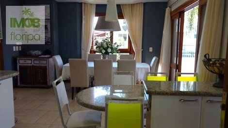 Hermosa casa con 6 suites para 18 personas en Jurerê - Florianópolis