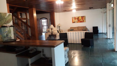 Beautiful house just 200 m from the beach of Enseada