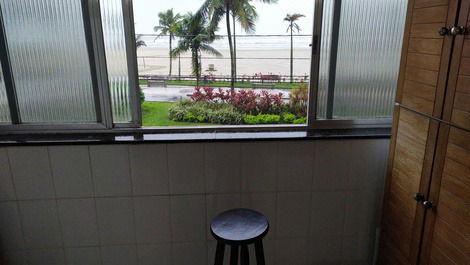 Apartamento tem uma vista incrível para o mar! whats 1198064-5242!