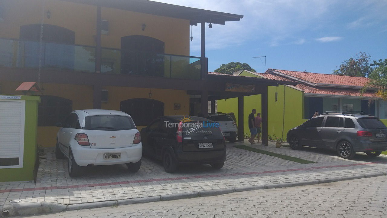 Casa para alquiler de vacaciones em Bombinhas (Praia de Bombas)