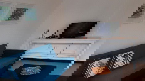 Casa com 3 dormitórios, os 3 com ar condicionado.