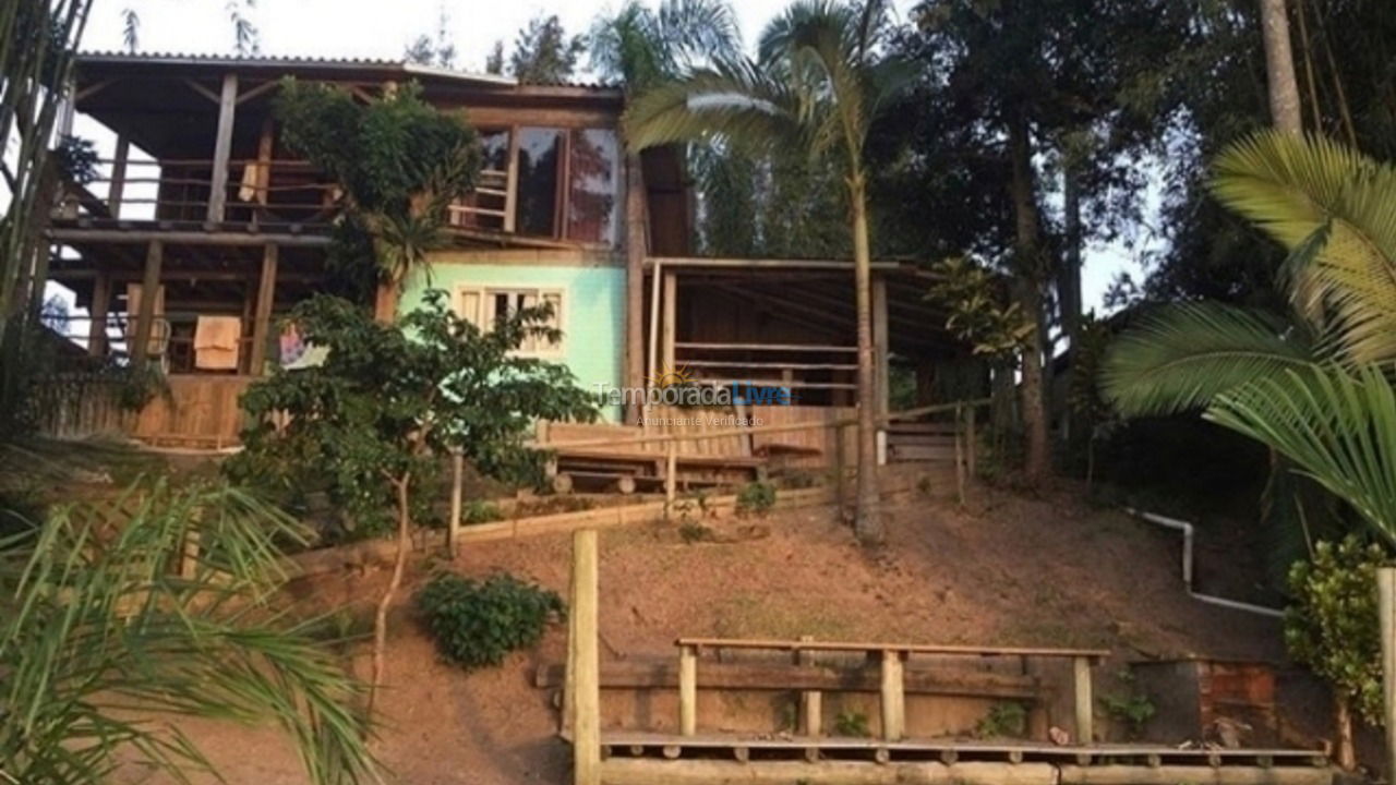 Casa para aluguel de temporada em Imbituba (Praia de Ibiraquera)