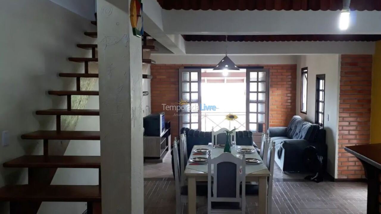 Apartamento para aluguel de temporada em Balneário Camboriú (Praia de Taquaras)
