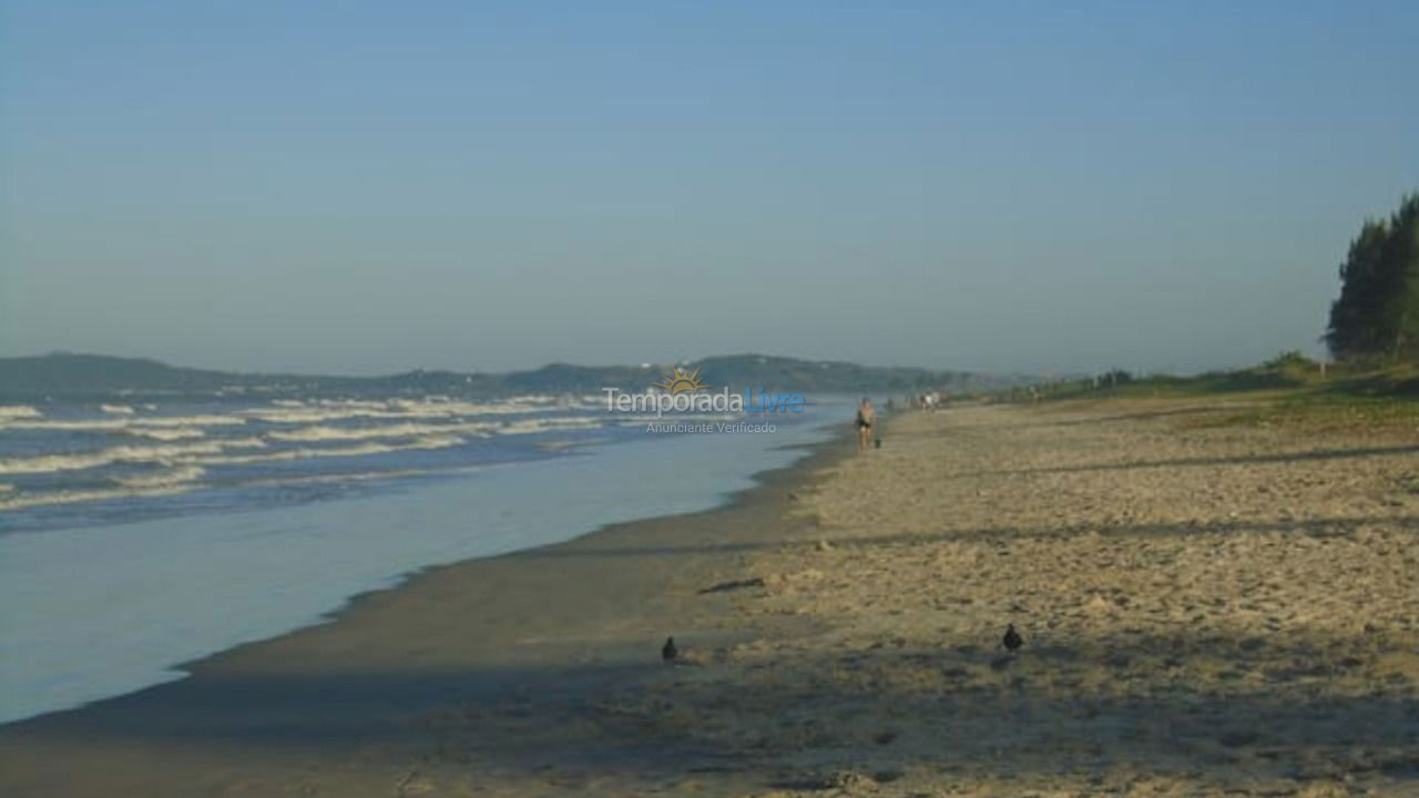 Casa para aluguel de temporada em Cabo Frio (Unamar)