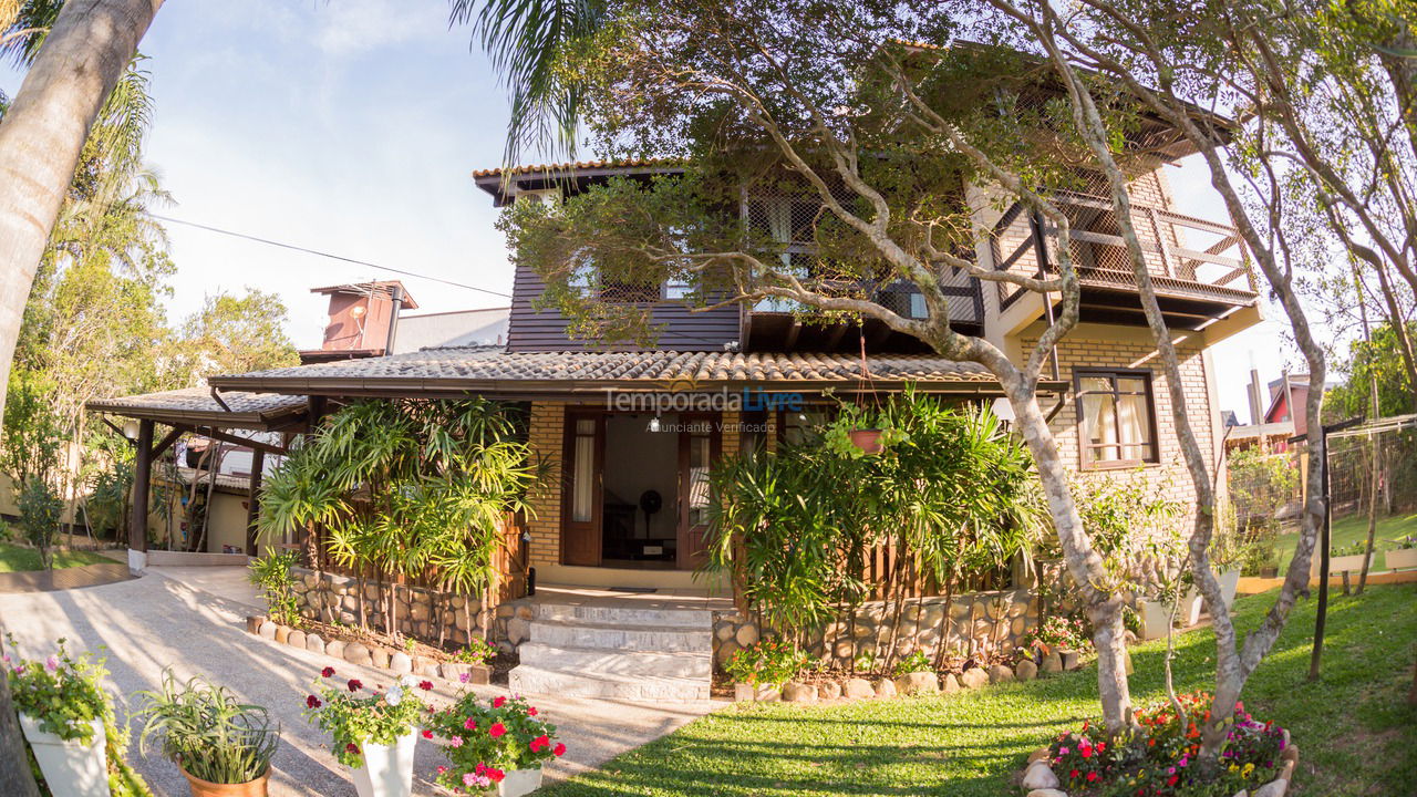 Casa para aluguel de temporada em Palhoça (Guarda do Embaú)