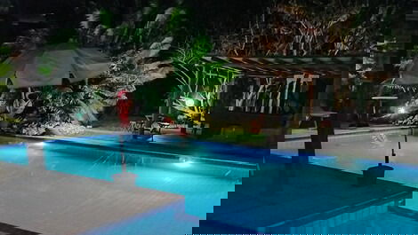 Piscina privativa da casa. 