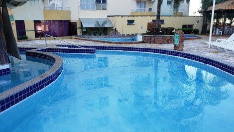 Excelente piso con 7 piscinas en Thermas Place