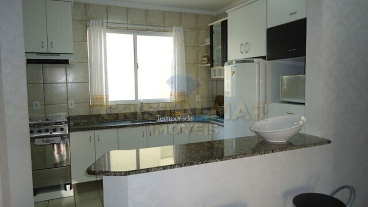 Apartamento para aluguel de temporada em Bombinhas (Praia de Bombas)
