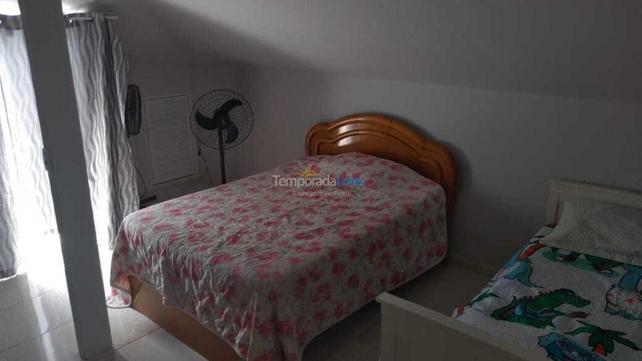 Casa para aluguel de temporada em Guaratuba (Centro)