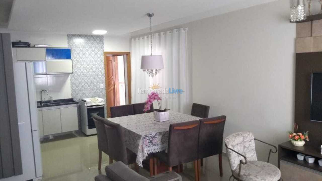 Casa para aluguel de temporada em Guaratuba (Centro)