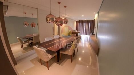 Apt on the 3rd Floor / Front overlooking the sea and 03 bedrooms, of which: