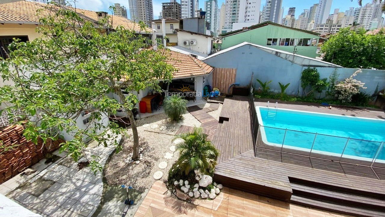 Casa para aluguel de temporada em Balneário Camboriú (Praia Central)