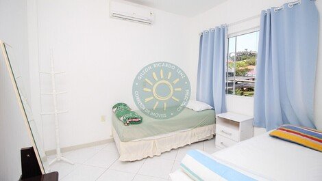 Apartment located 20m from the beach of Quatro Ilhas, Bombinhas.