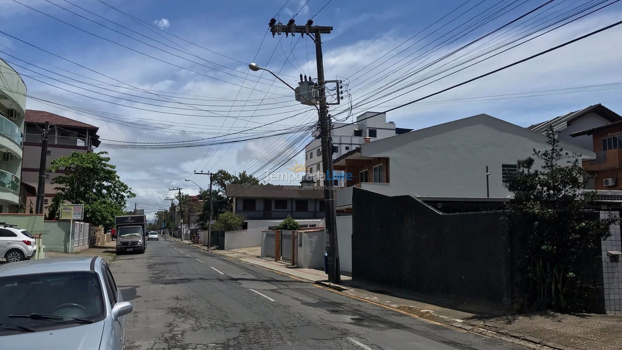 Apartamento para aluguel de temporada em São Francisco do Sul (Enseada)