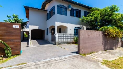House with 4 bedrooms just a few steps from Campeche Beach