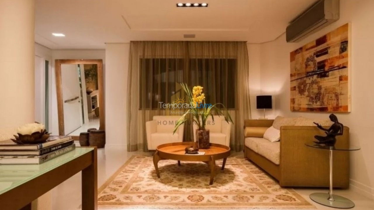 House for vacation rental in Florianopolis (Jurerê Internacional)