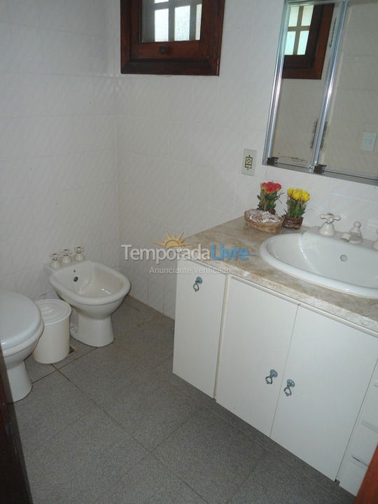 Casa para aluguel de temporada em Guarujá (Enseada)