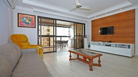 Pitangueiras High Standard 4 Bedrooms, 3 Parking Spaces and Leisure 10 people
