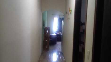 HOUSE 2 BEDROOM. 2 GAR 150m PRAIA DA MARANDUBA CONDOM. WIFI BARBECUE.