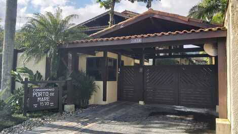 Casa charmosa, confortável e bem equipada a 30m da praia de Juquehy