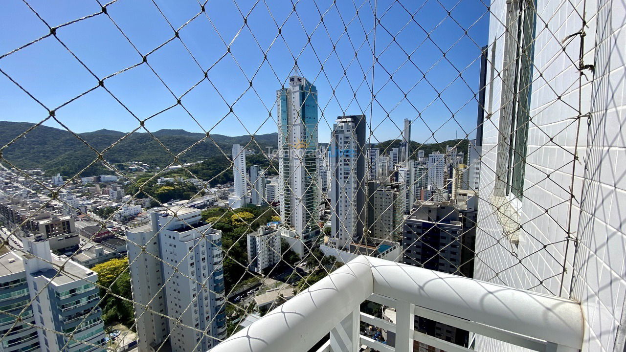 Apartamento para aluguel de temporada em Balneário Camboriú (Praia Central)