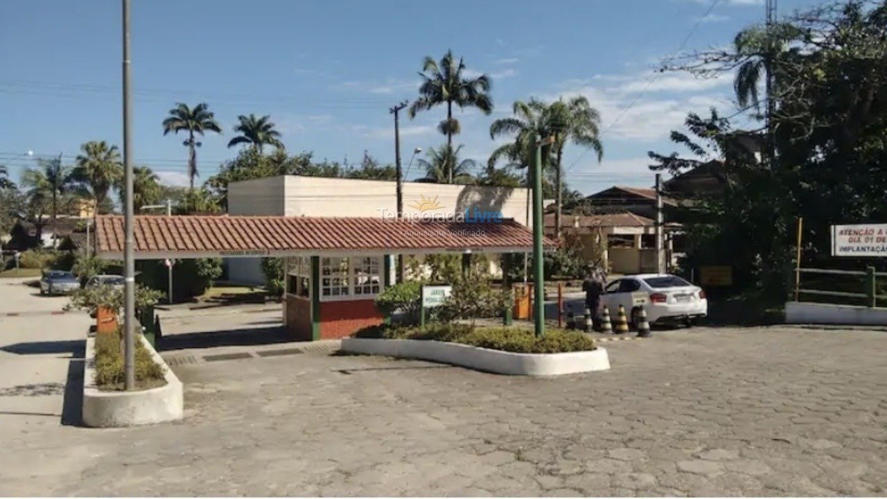 Casa para alquiler de vacaciones em Ubatuba (Praia do Lázaro)