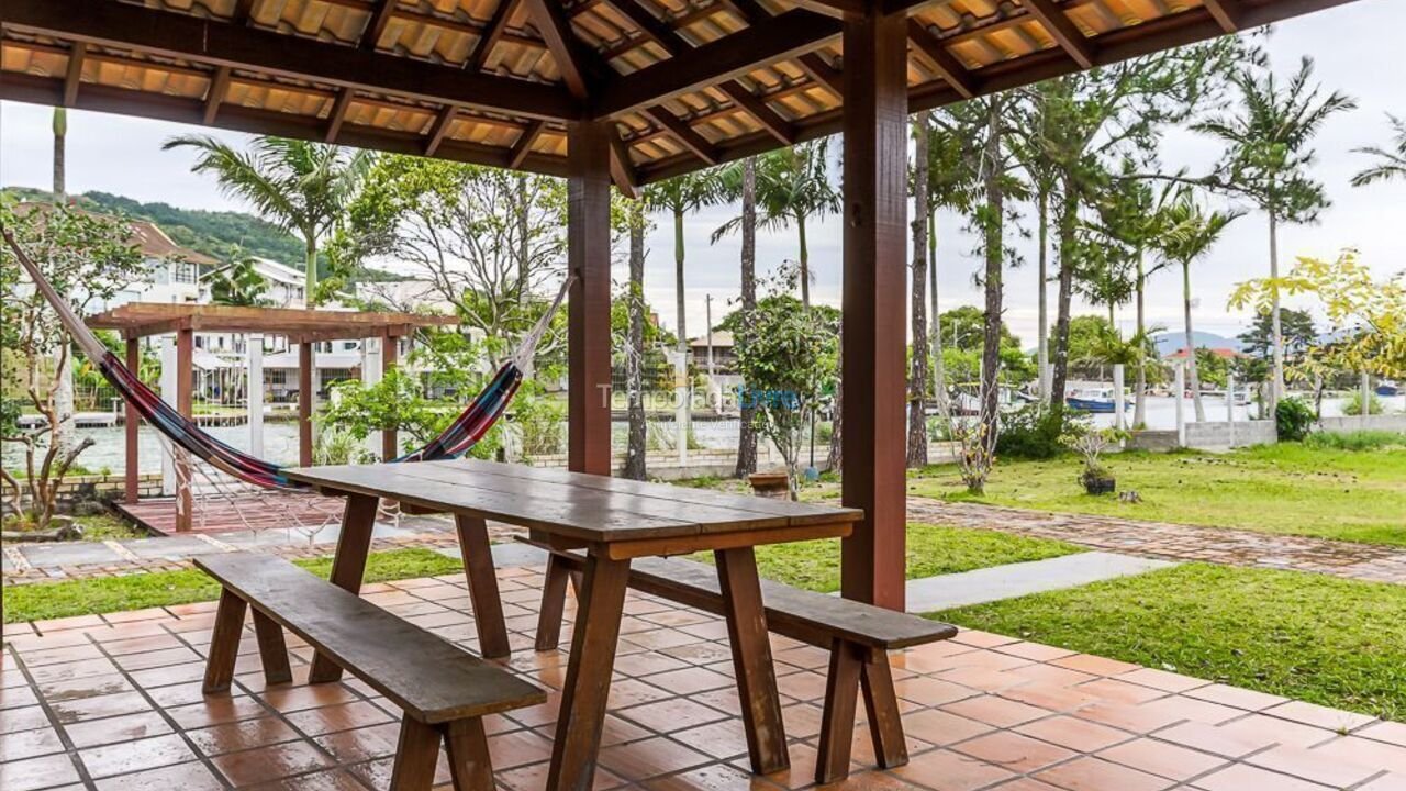 Casa para aluguel de temporada em Barra da Lagoa (Santa Catarina)