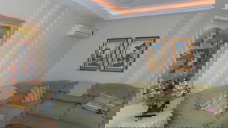 Building sea front apt lateral