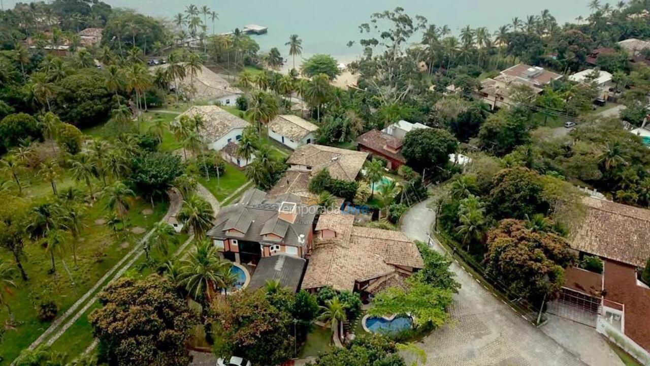 Casa para alquiler de vacaciones em Ilhabela (Praia da Feiticeira)