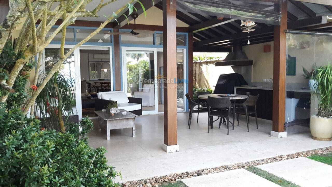 Casa para aluguel de temporada em São Sebastião (Camburizinho)