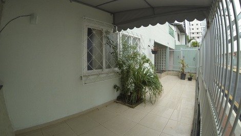 GROUND FLOOR HOUSE 60 WITH 3 DORM/1SUITE AIR COND/WI-FI/CABLE TV*