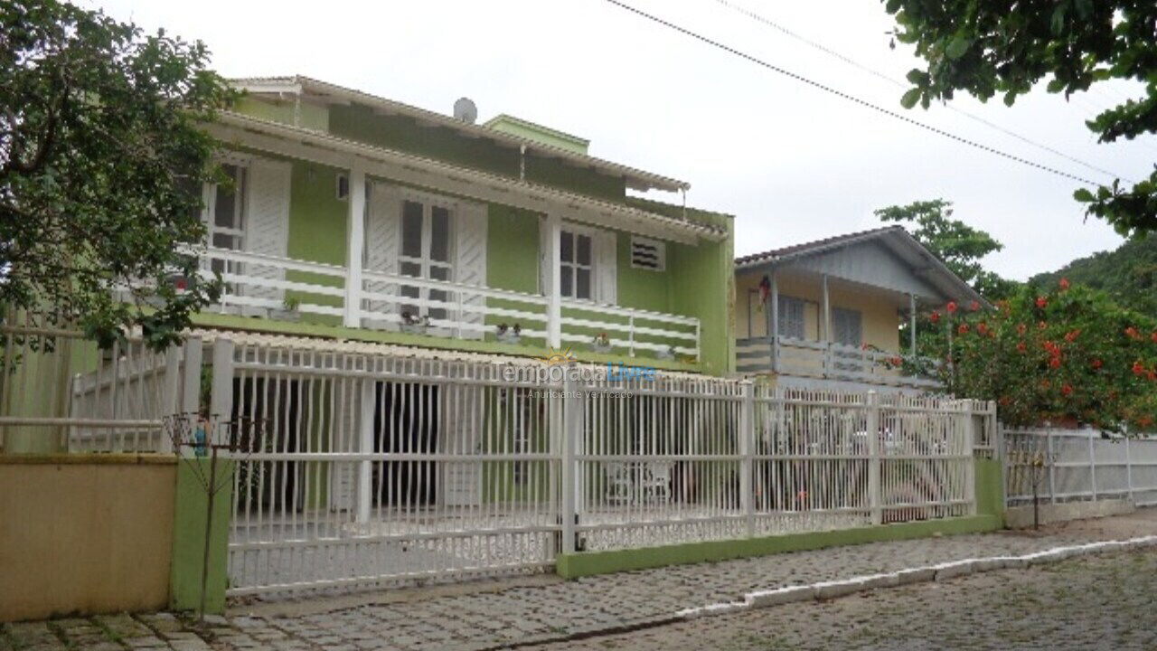 Casa para aluguel de temporada em São Francisco do Sul (Enseada)