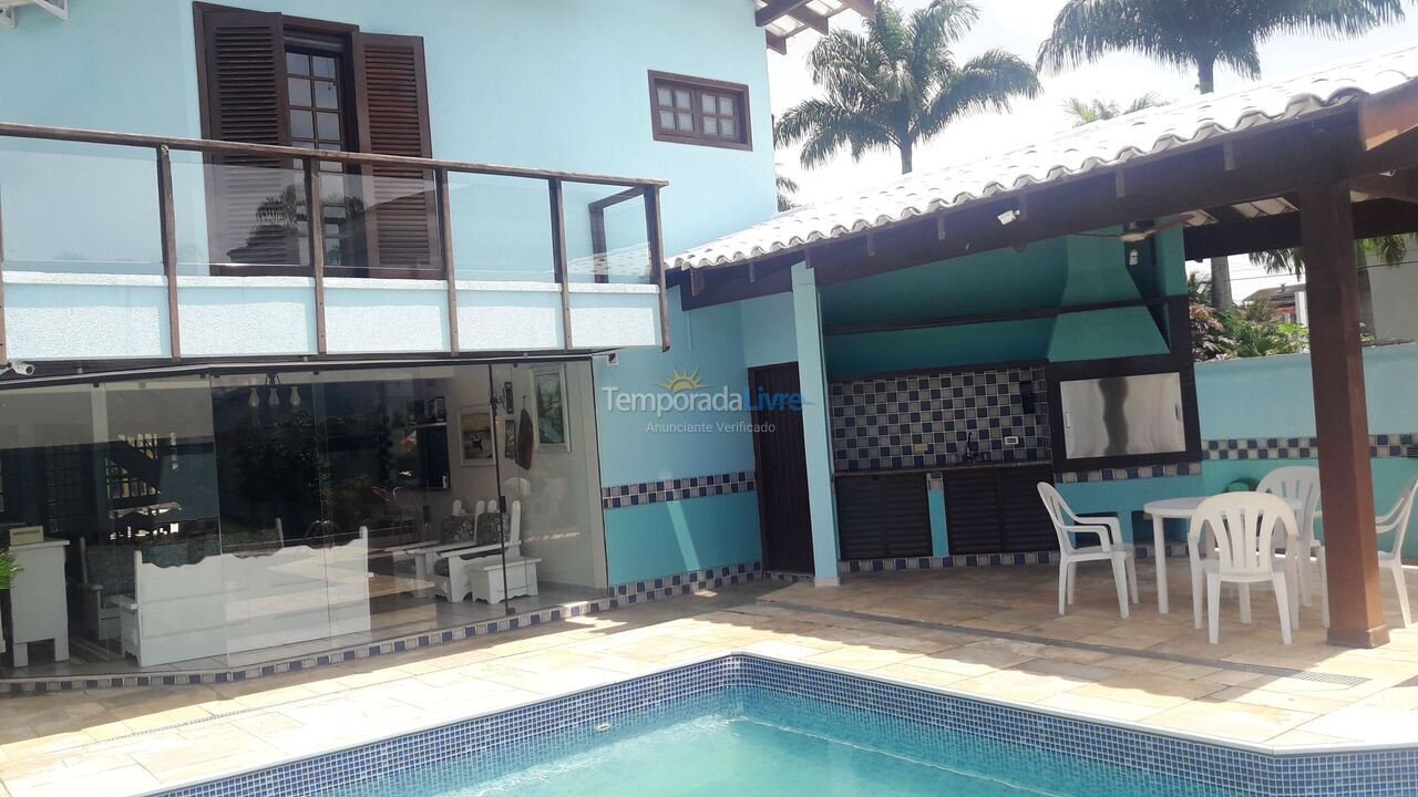 Casa para aluguel de temporada em Guarujá (Praia do Pernambuco)