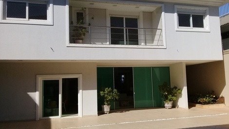 Houses for Rent in Enseada Guarujá - Ocean Front - Accommodates 20 people