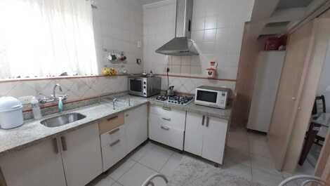 Large 3 bedroom apartment close to the sea and all shops.