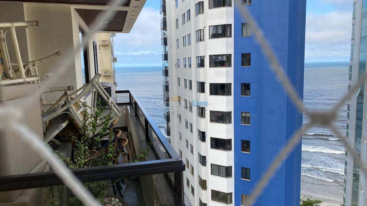 Apartamento para aluguel de temporada em Balneário Camboriú (Praia Central)