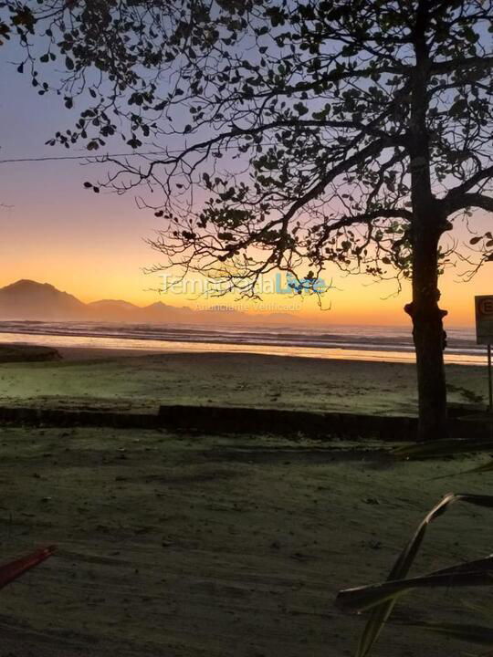 Casa para aluguel de temporada em Ubatuba (Praia das Toninhas)