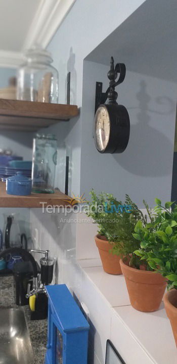 Apartamento para aluguel de temporada em Guarujá (Praia do Tombo)