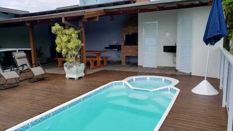 Linda casa com piscina para férias