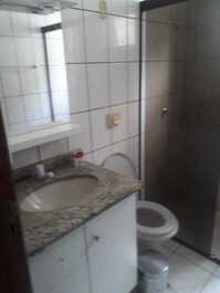 Apto 2 Dorm, 5 minutos a pé do mar, 2 ar nos quartos,churr, 8 Pessoas