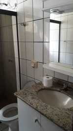 Apto 2 Dorm, 5 minutos a pé do mar, 2 ar nos quartos,churr, 8 Pessoas