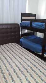 Apto 2 Dorm, 5 minutos a pé do mar, 2 ar nos quartos,churr, 8 Pessoas