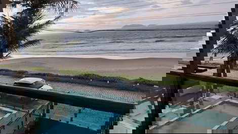 Praia itaguacu-frente pro mar/com piscina
