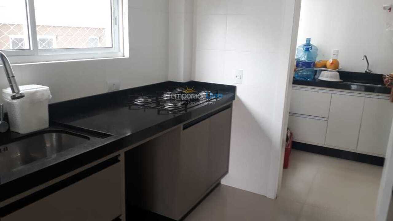 Apartamento para aluguel de temporada em Itapema (Meia Praia)